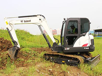 山猫E58小型挖掘机